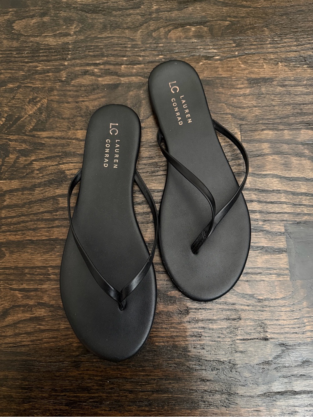 LC Lauren Conrad Black Slim Strap Flip Flops